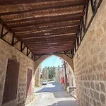 Royal Goddess Guest House, Walled
