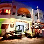 לינה וארוחת בוקר Royal Goddess Guest House, Walled פמגוסטה