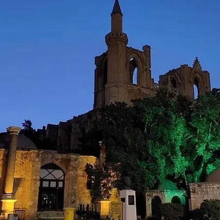 Royal Goddess Guest House, Walled