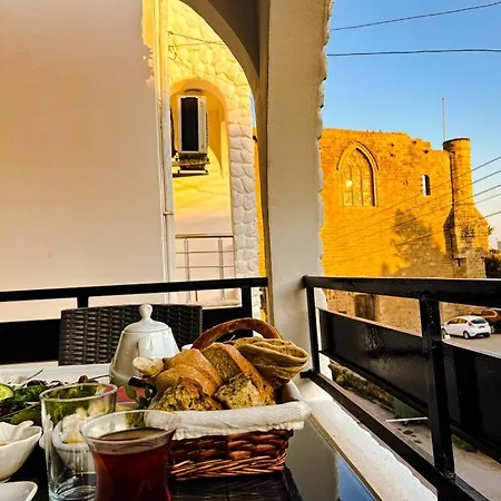 Royal Goddess Guest House, Walled Bed and Breakfast Αμμόχωστος