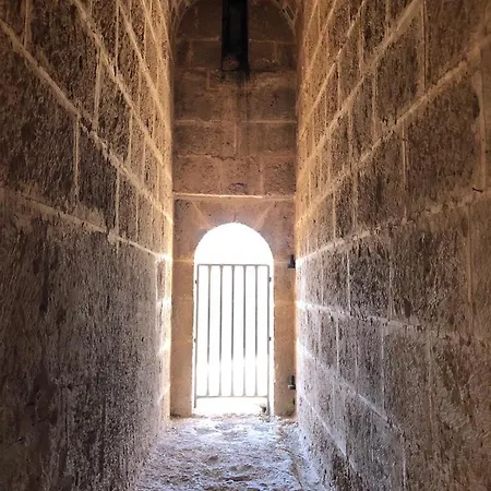 Royal Goddess Guest House, Walled *