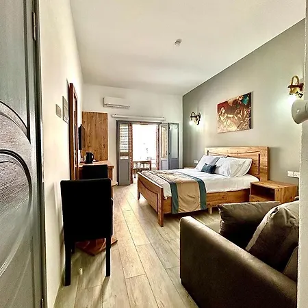 Royal Goddess Guest House, Walled *