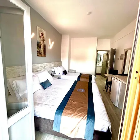 Royal Goddess Guest House, Walled Bed & Breakfast