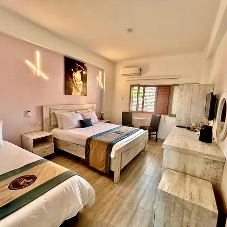 Royal Goddess Guest House, Walled Bed & Breakfast