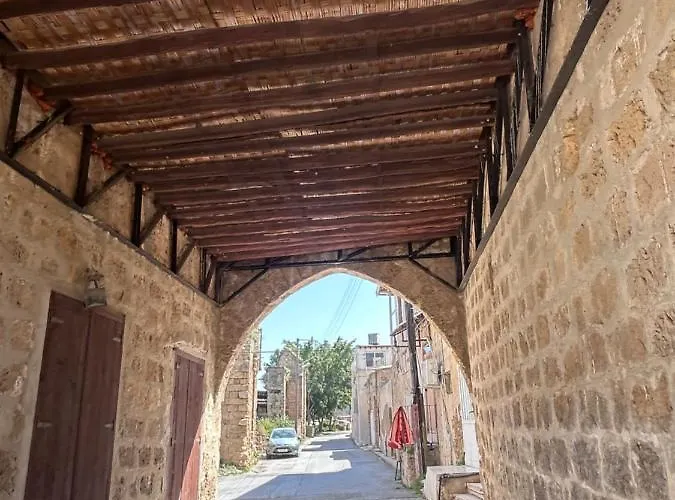 Royal Goddess Guest House, Walled