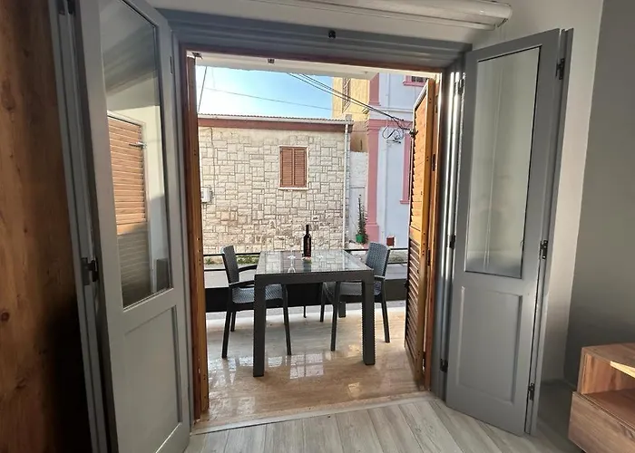 Royal Goddess Guest House, Walled Bed and breakfast 4*