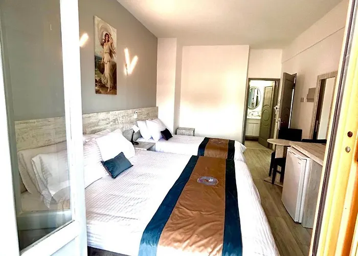 Royal Goddess Guest House, Walled Bed and breakfast