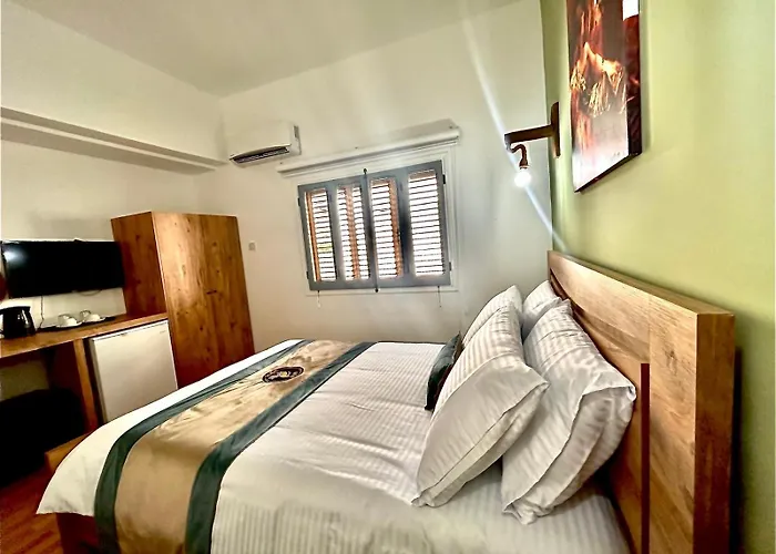 Royal Goddess Guest House, Walled