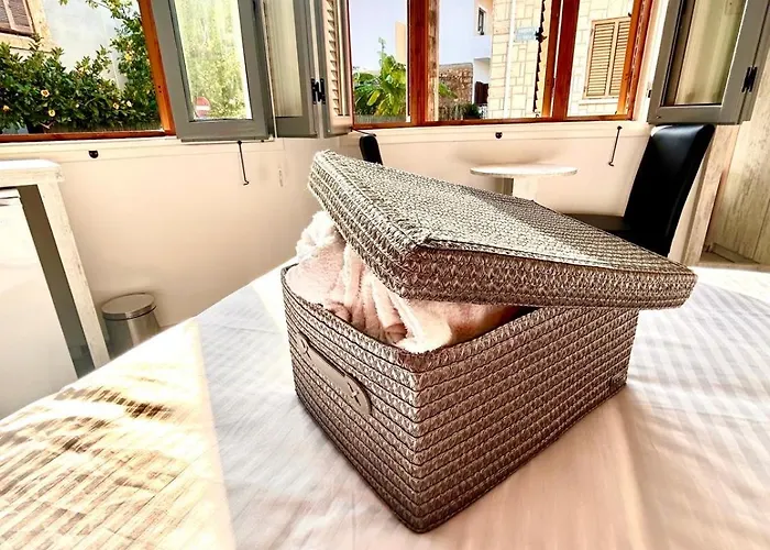 Royal Goddess Guest House, Walled Bed and breakfast 4*