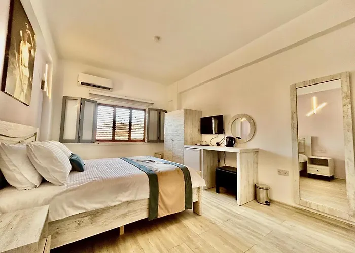 Royal Goddess Guest House, Walled B&B 4*