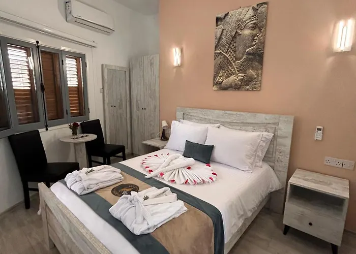 Royal Goddess Guest House, Walled